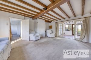 lounge- click for photo gallery